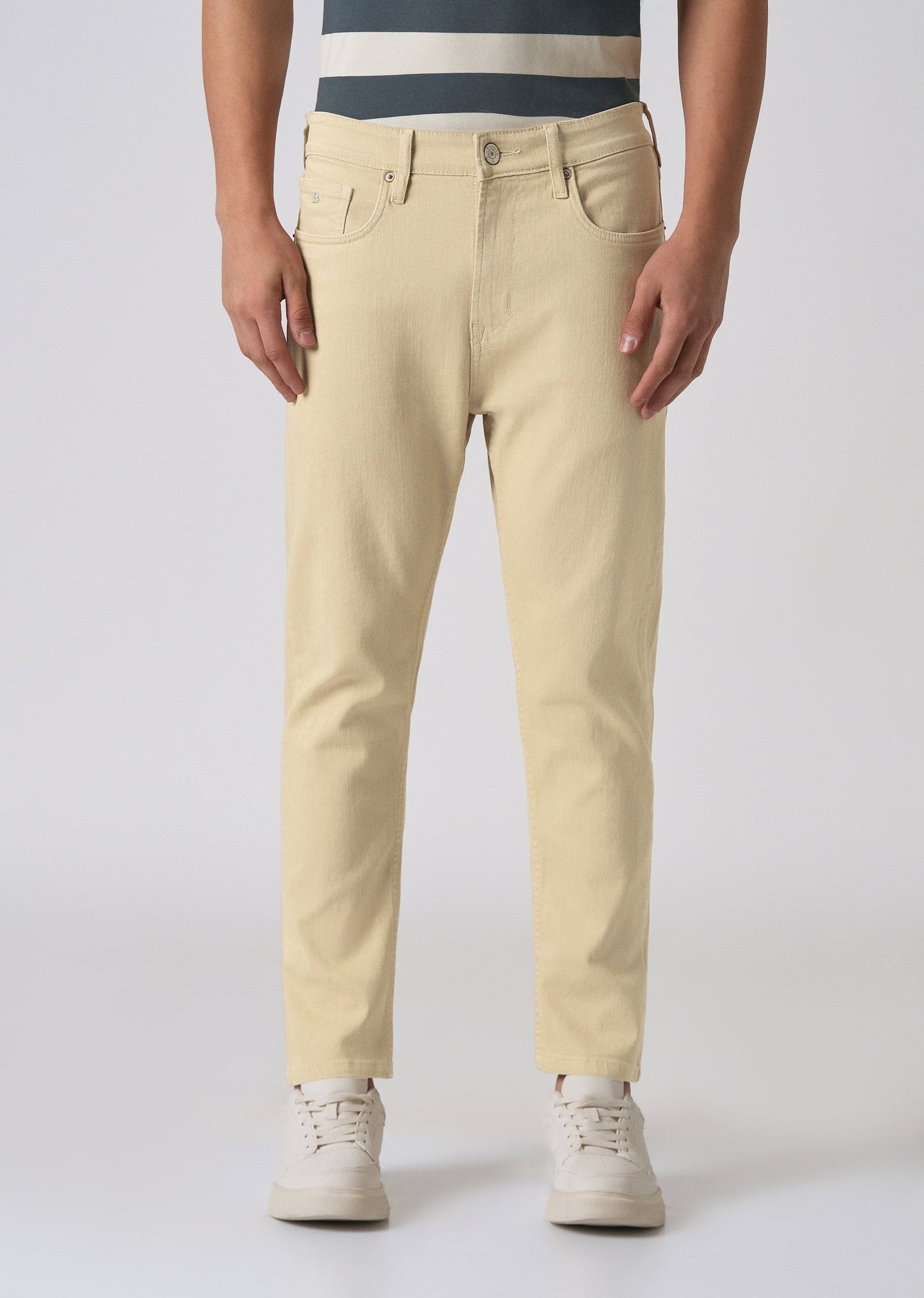 Cream Carrot Fit Denim