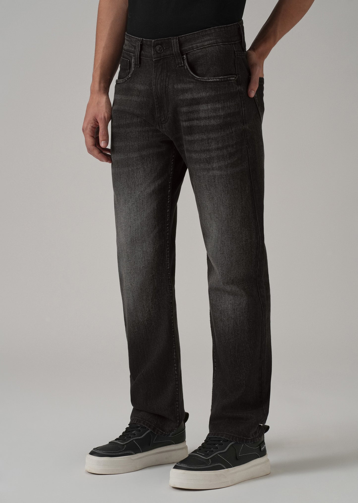 Mid Fade Black Straight Fit Jeans