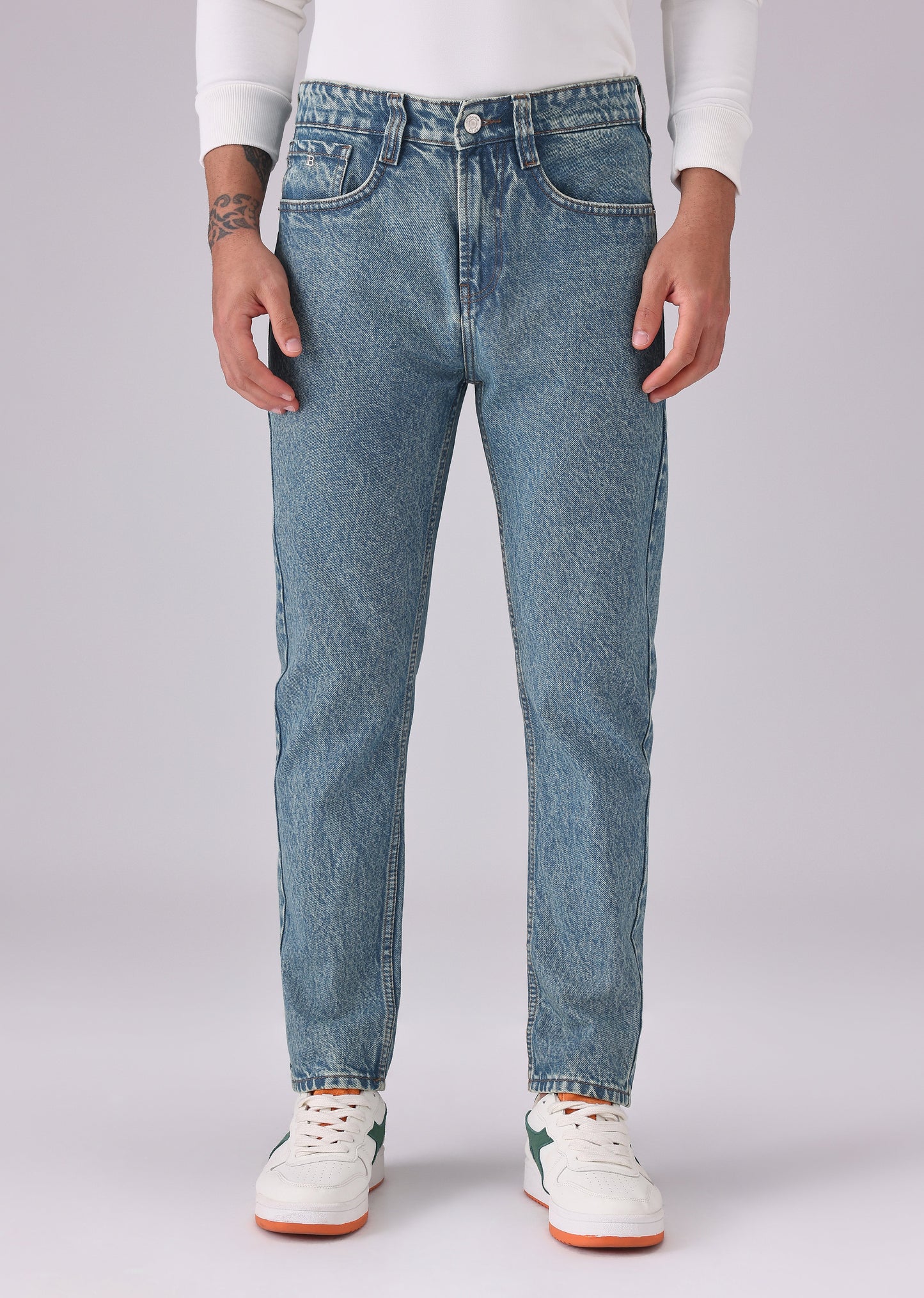 Mid Wash Carrot Fit Jeans