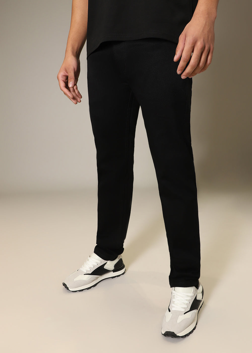 Nova Black Slim fit Jeans