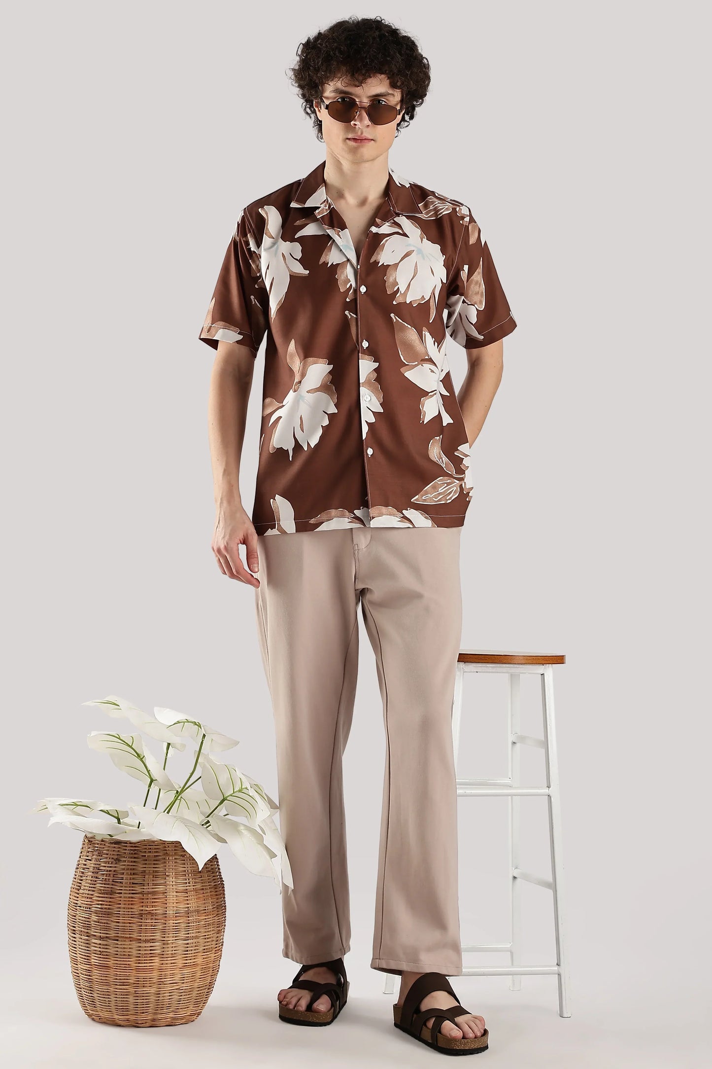 Brown floral printed hawaiian short sleeve shirt
