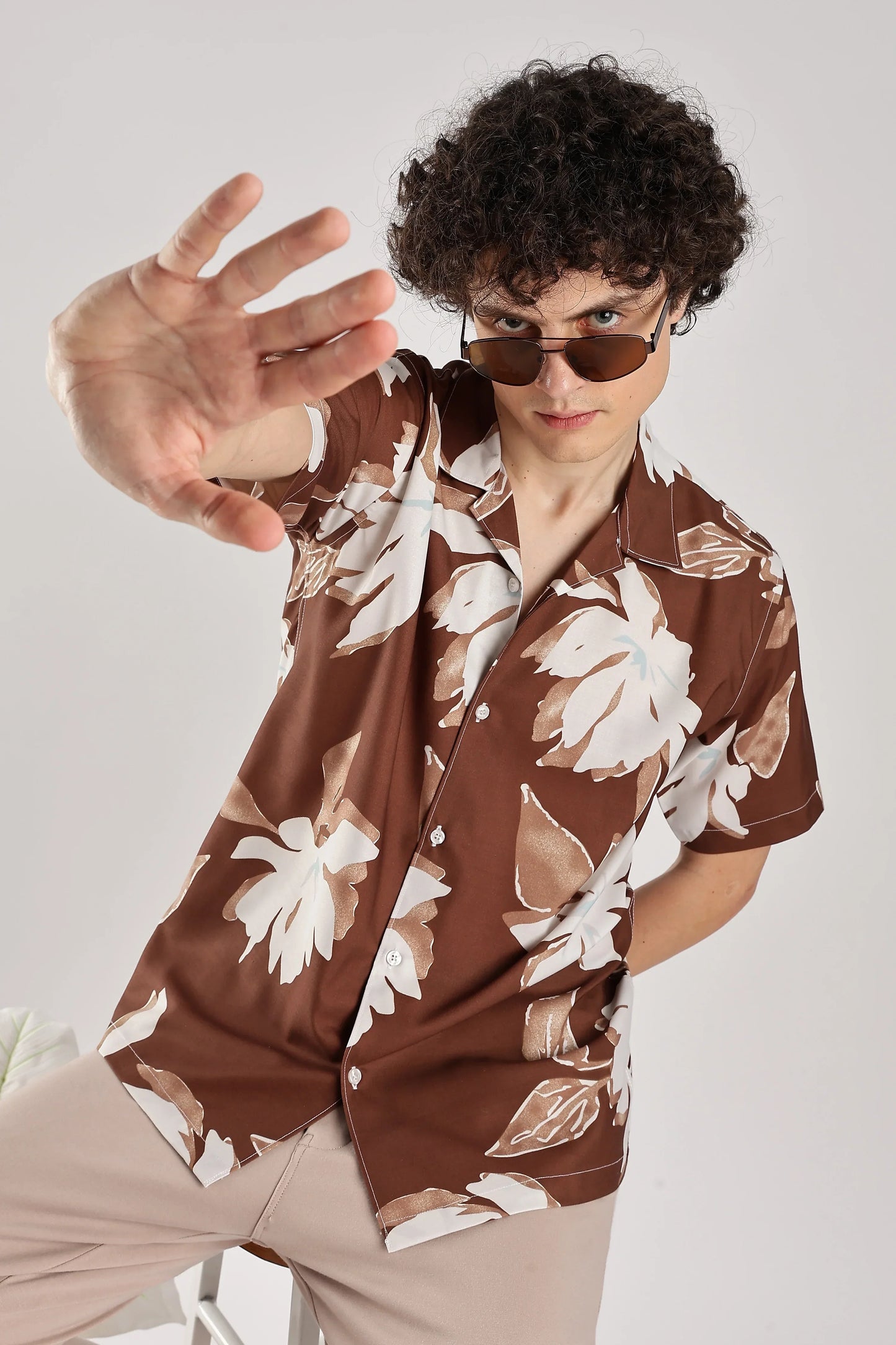 Brown floral printed hawaiian short sleeve shirt