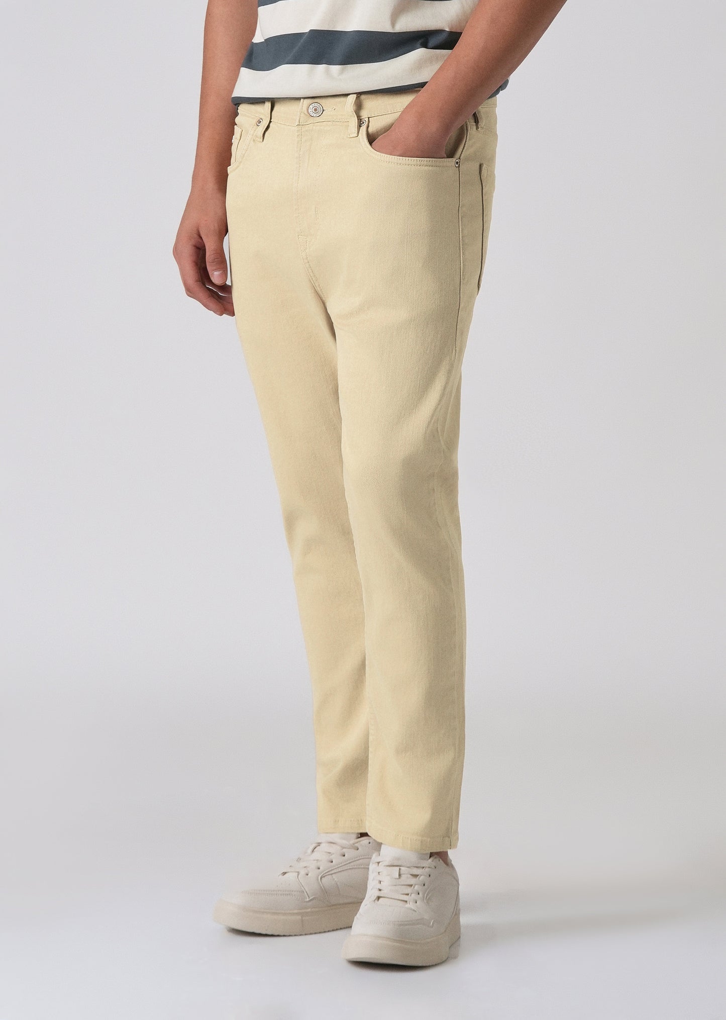 Cream Carrot Fit Denim