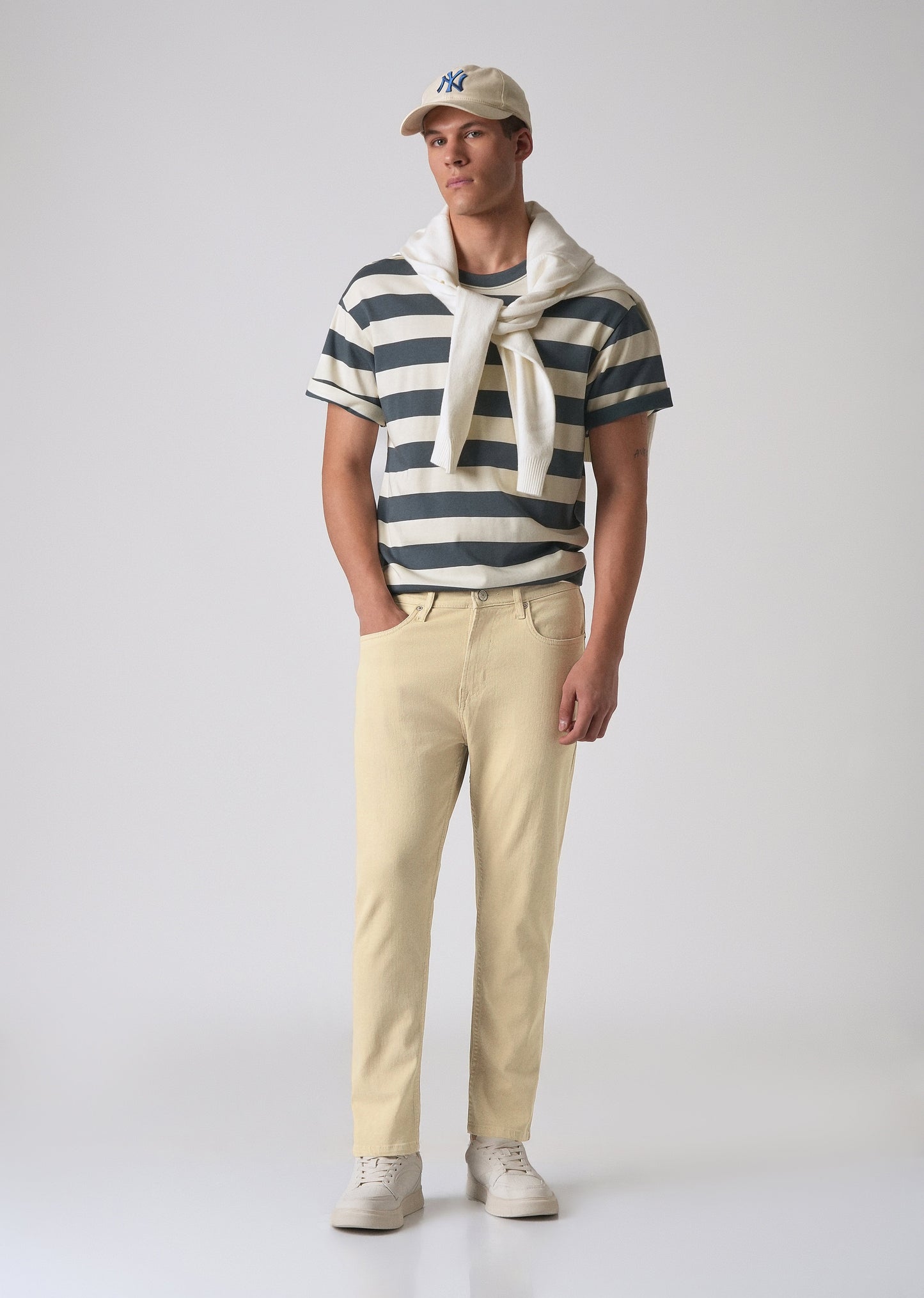 Cream Carrot Fit Denim