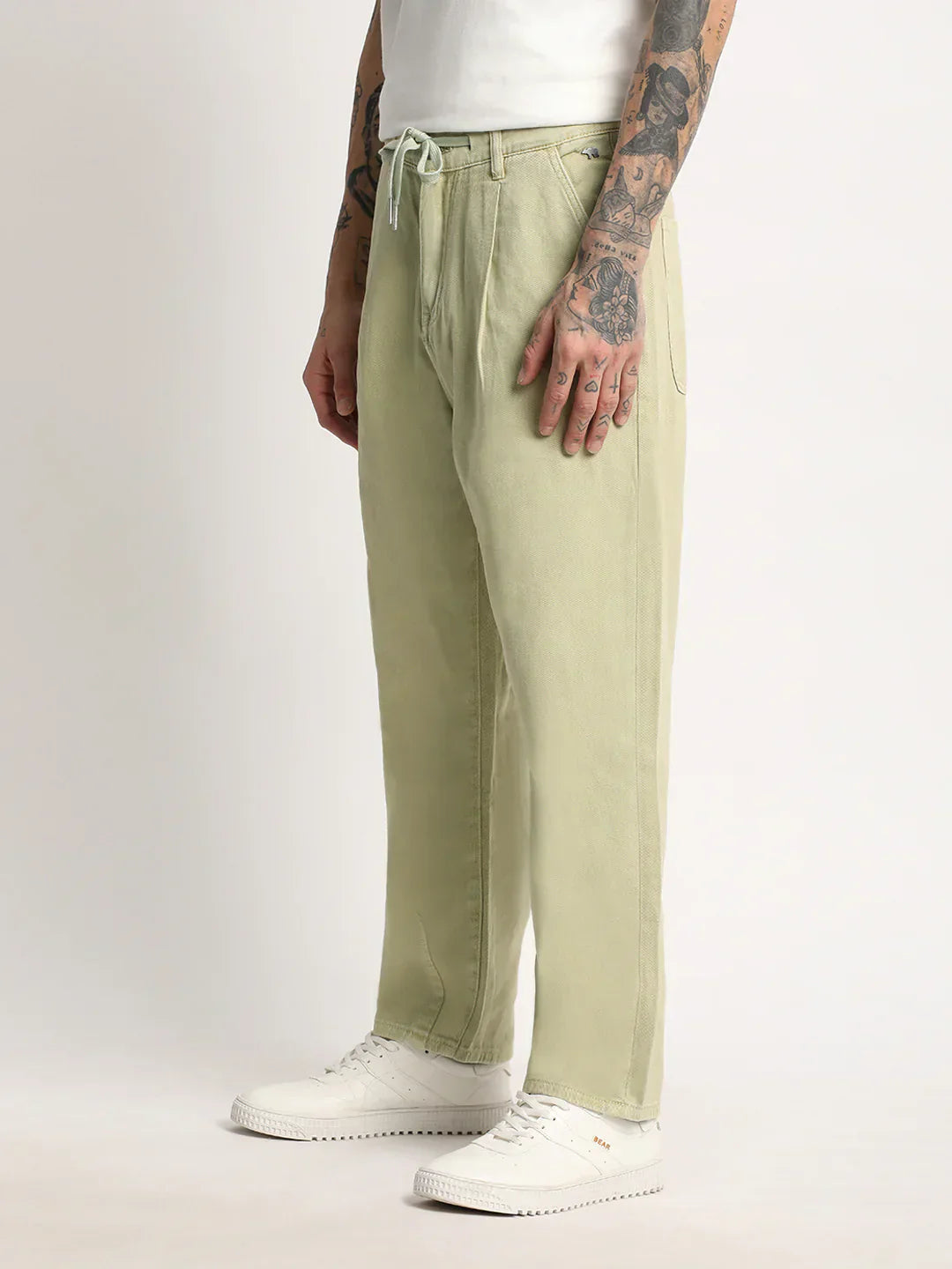 Men Green Solid Mid Rise Straight Fit Jean