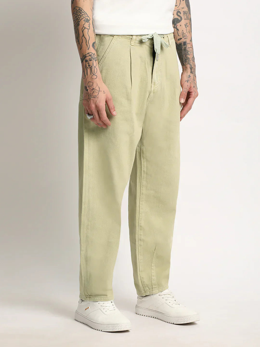 Men Green Solid Mid Rise Straight Fit Jean