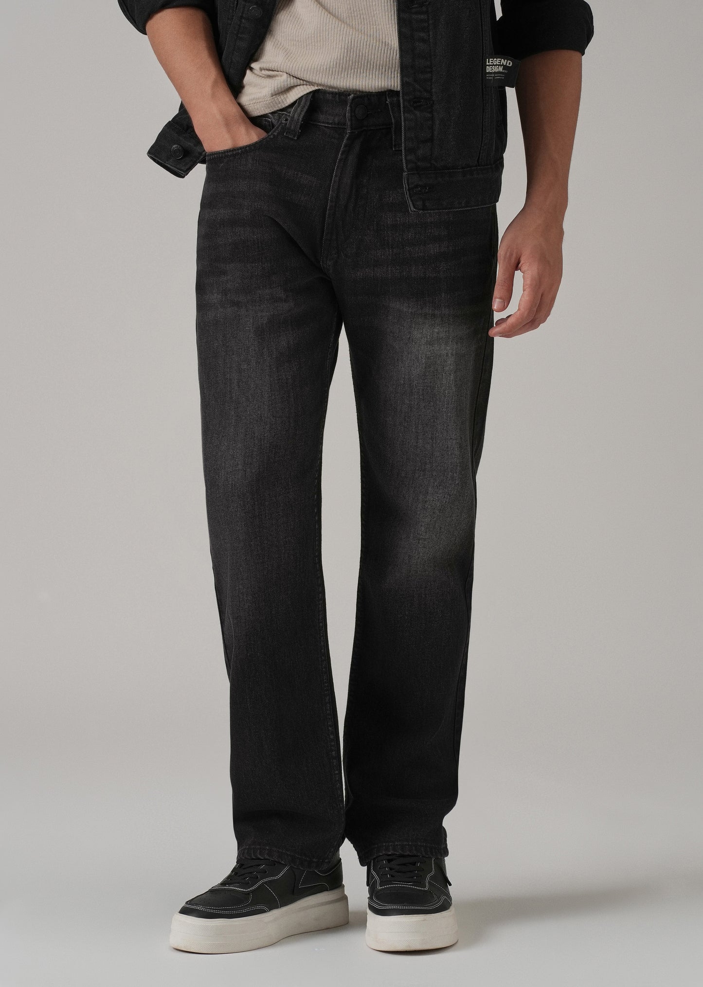Low Fade Black Straight Fit Jeans