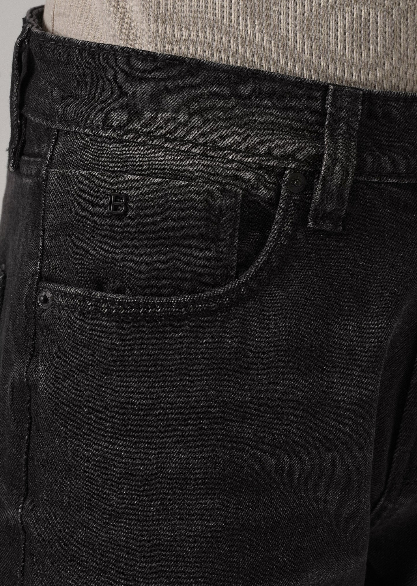 Low Fade Black Straight Fit Jeans