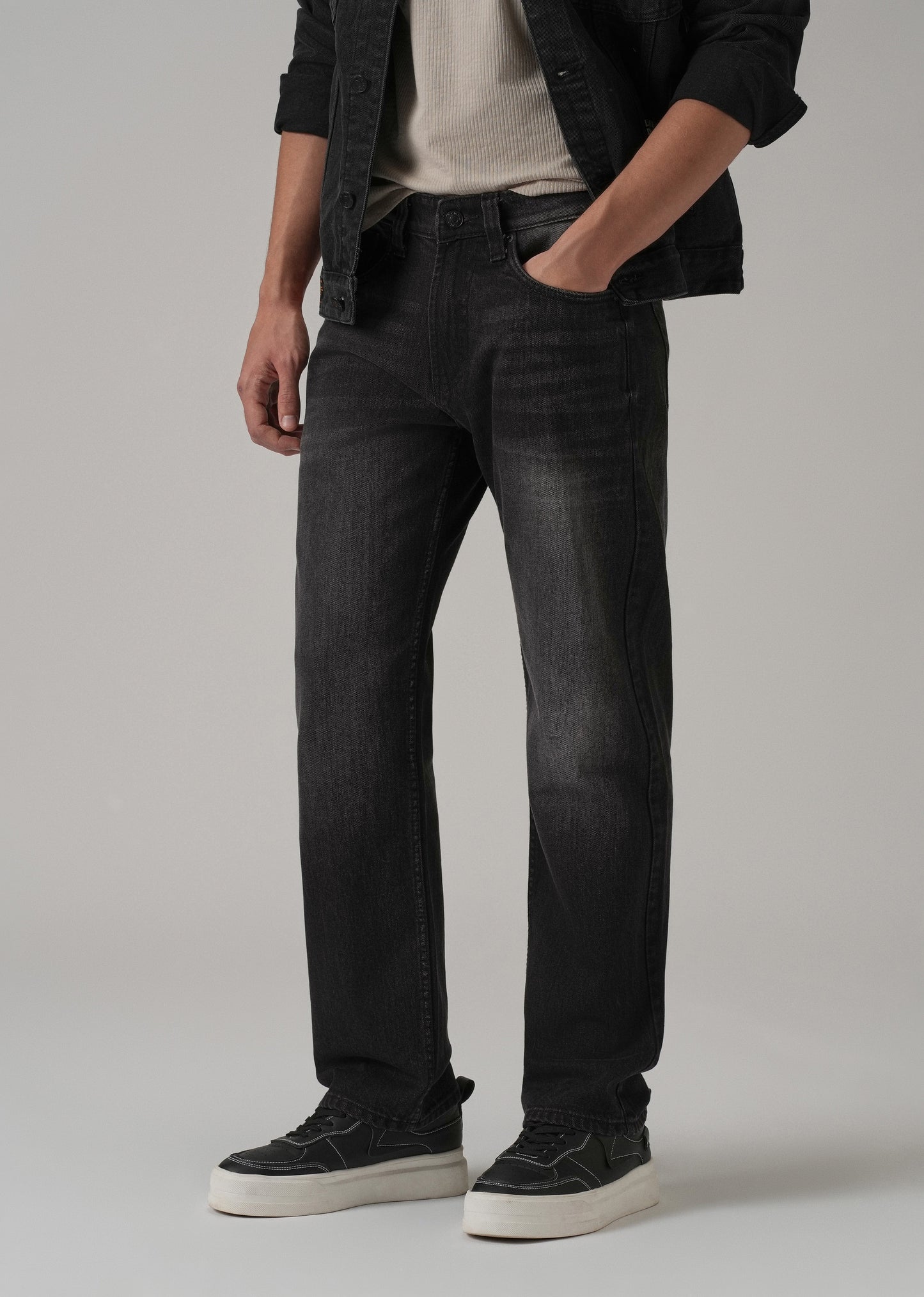 Low Fade Black Straight Fit Jeans