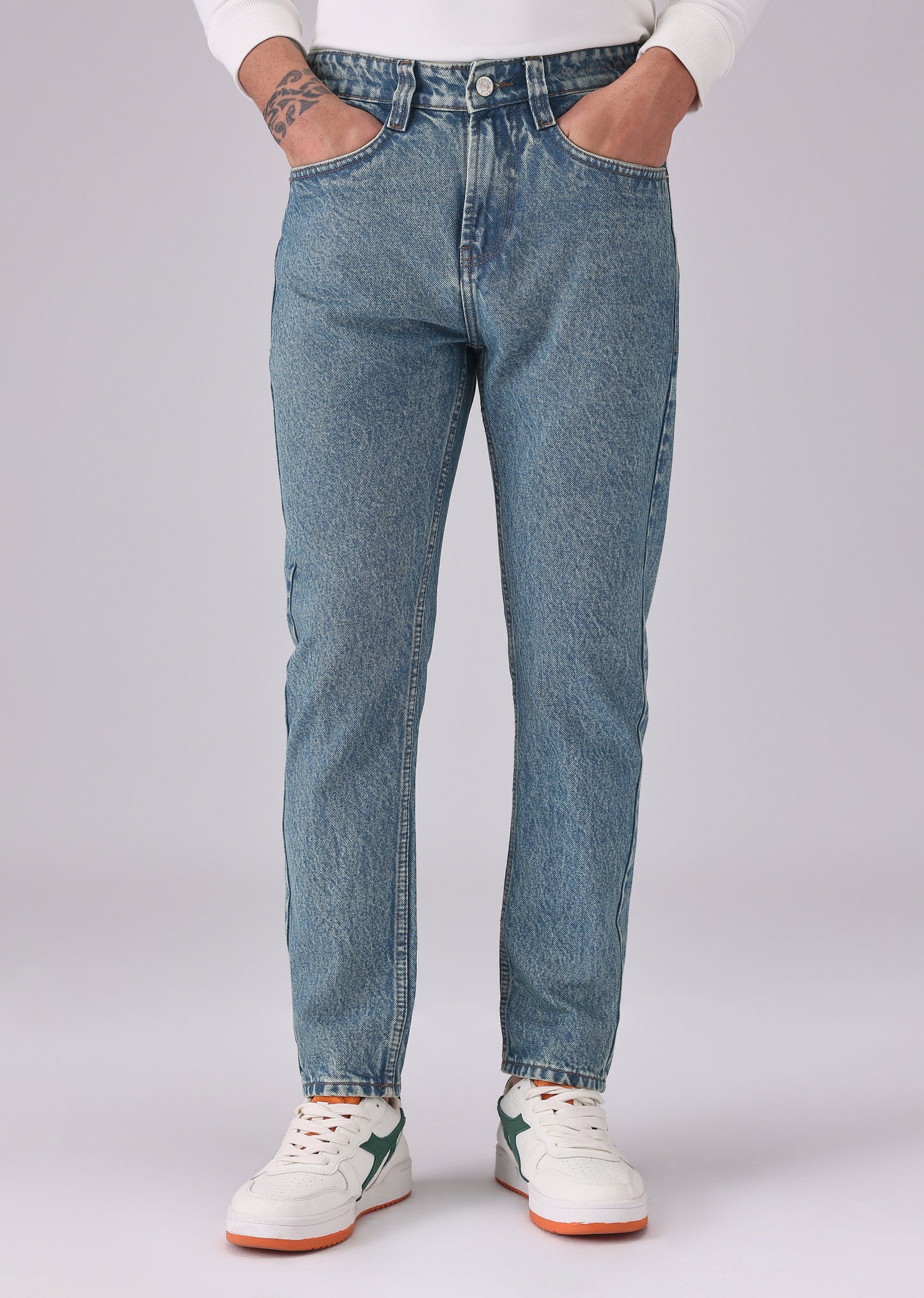 Mid Wash Carrot Fit Jeans