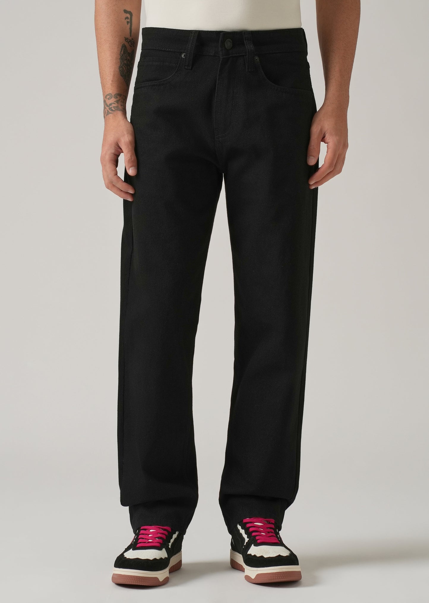 Relaxed Fit Black Jeans